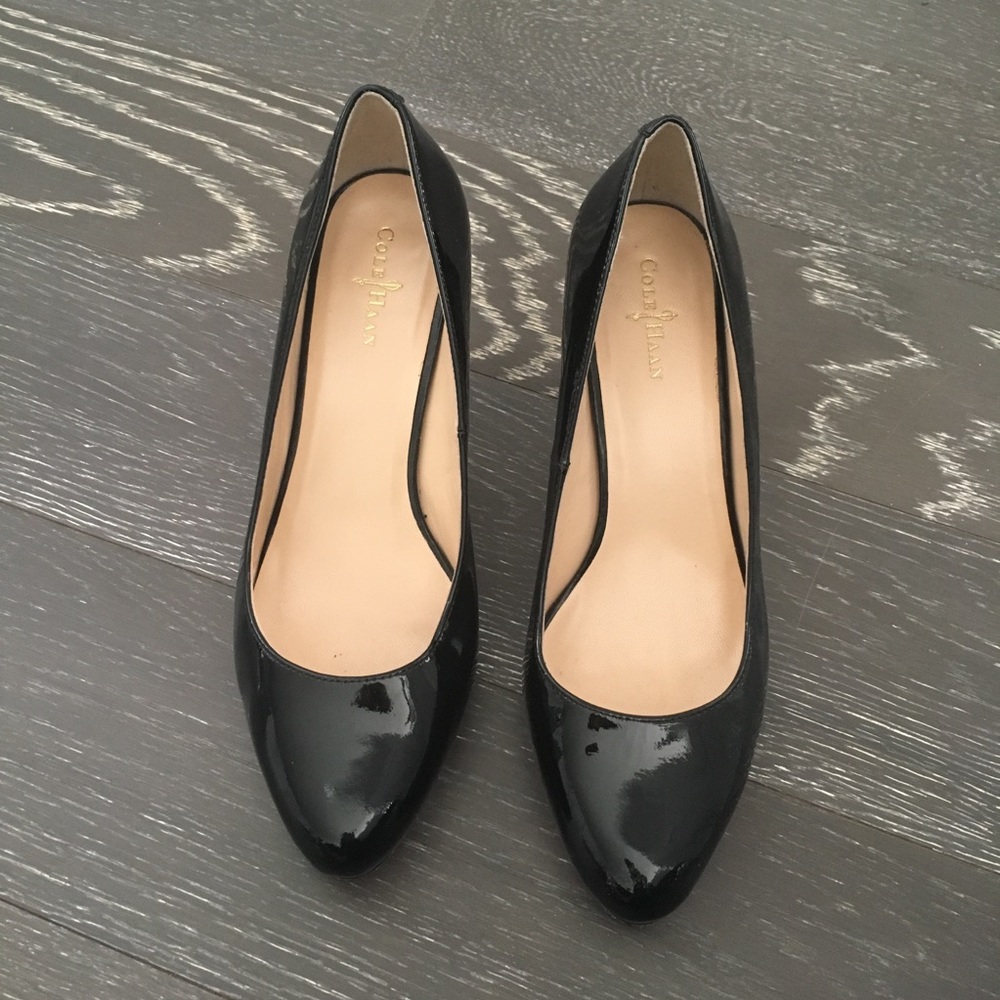 Like New Cole Haan Black Patent Leather Pump Heel